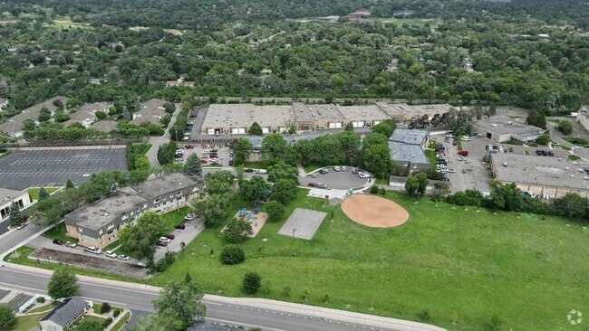  - Rhode Island Chateau Apartments