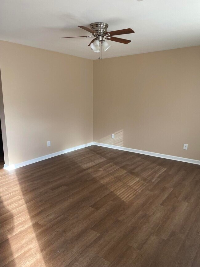 Foto del edificio - 2156 Old Harrison Ln