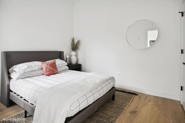 Foto del edificio - 4416 N Clark St