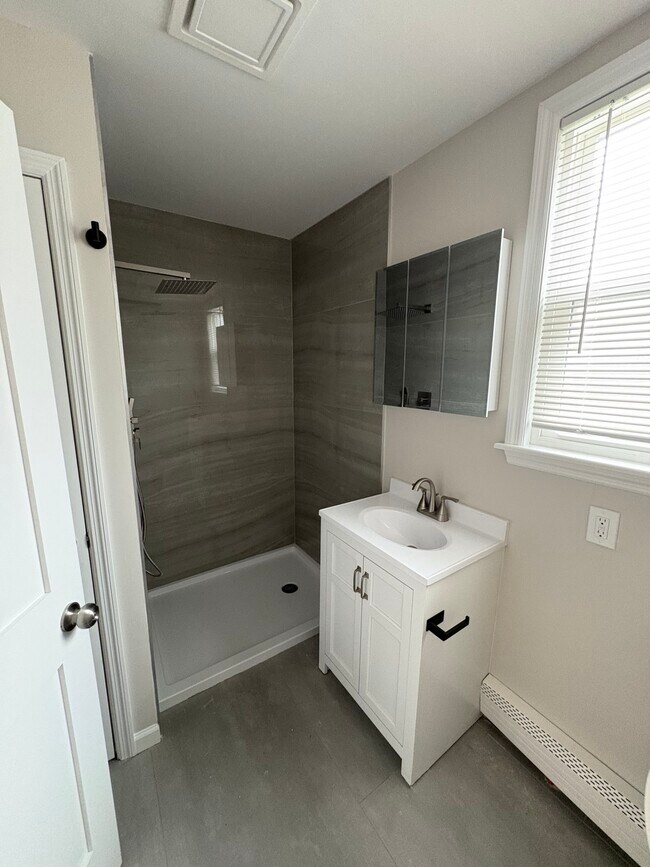 Foto del edificio - 305 W Clay Ave