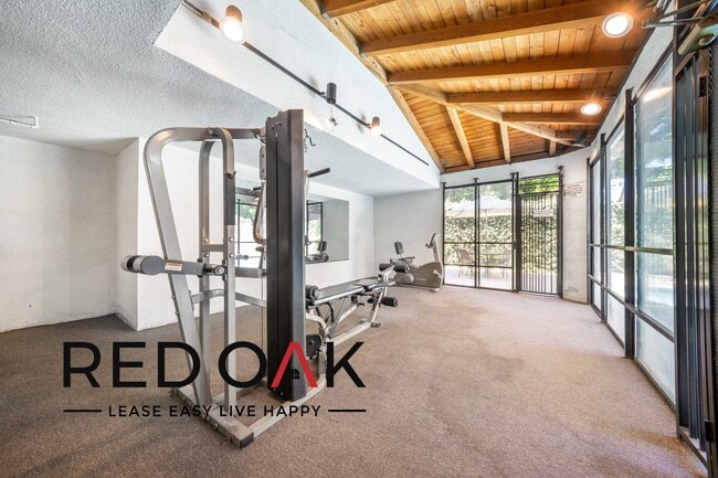 Building Photo - Toluca Lofts