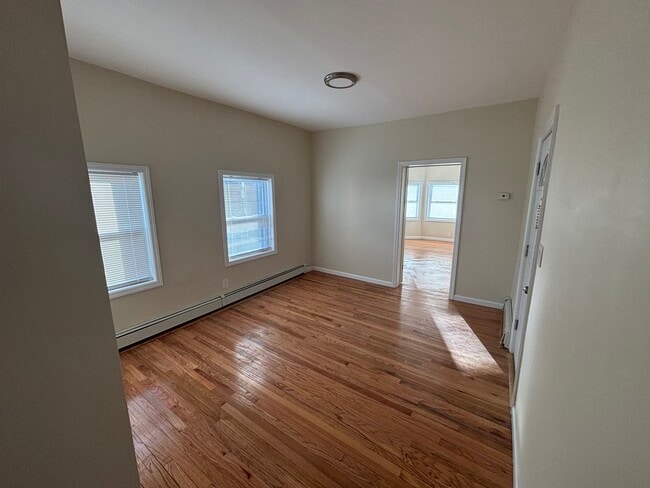 Building Photo - 42 Maple Ave
