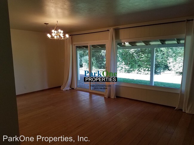 Building Photo - 23 Donna Maria Way