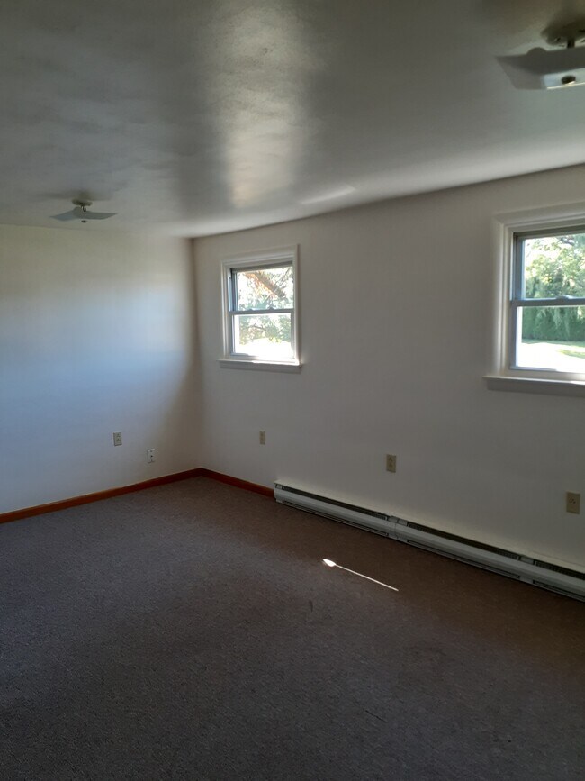 Building Photo - 308 Fleming St