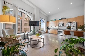 Building Photo - 507 Sabine St