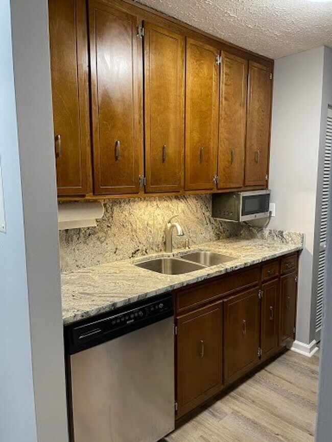 Building Photo - Waterfront Condo