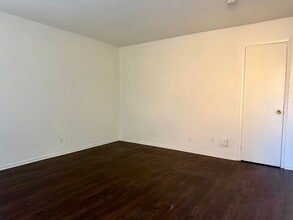 Building Photo - 489 S Backer Ave