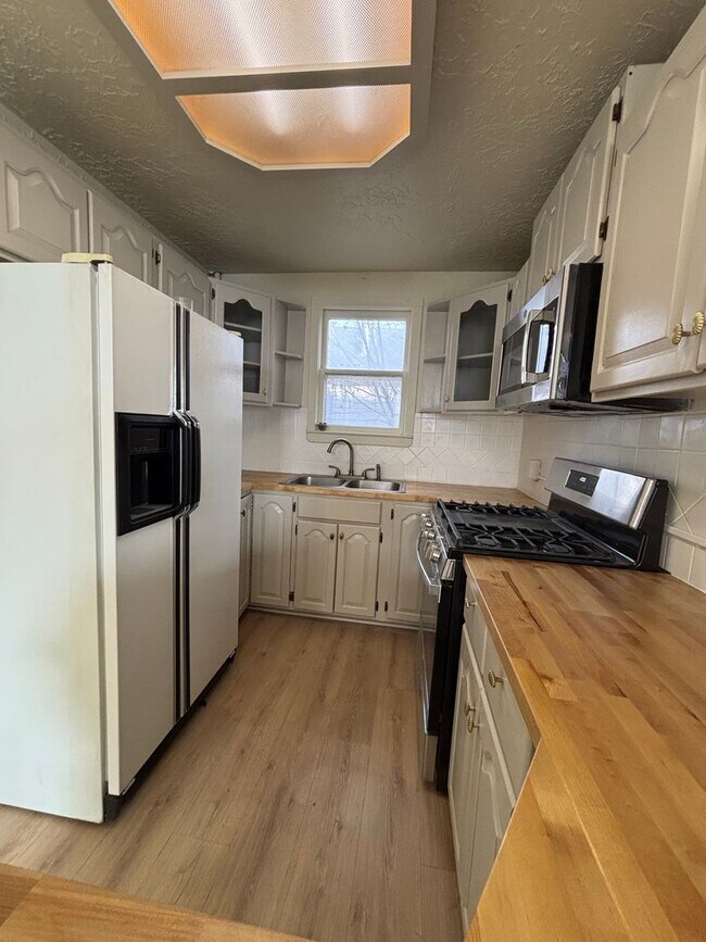 Foto del edificio - Spacious & Updated 5 Bed Home in Prime Ogden Location