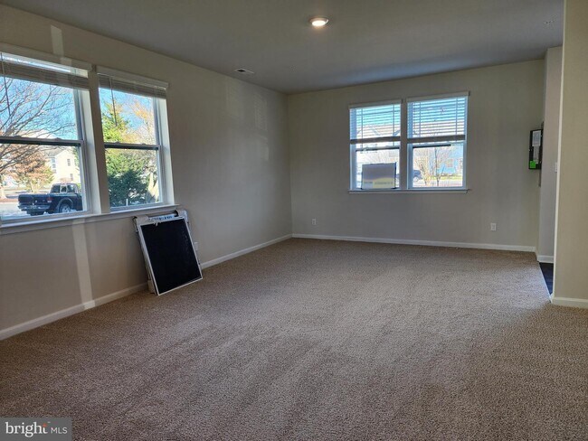 Foto del edificio - 300 Wood Duck Dr