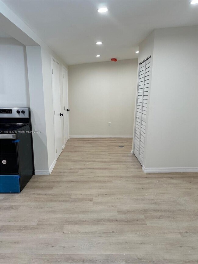 Foto del edificio - 3460 NW 6th St