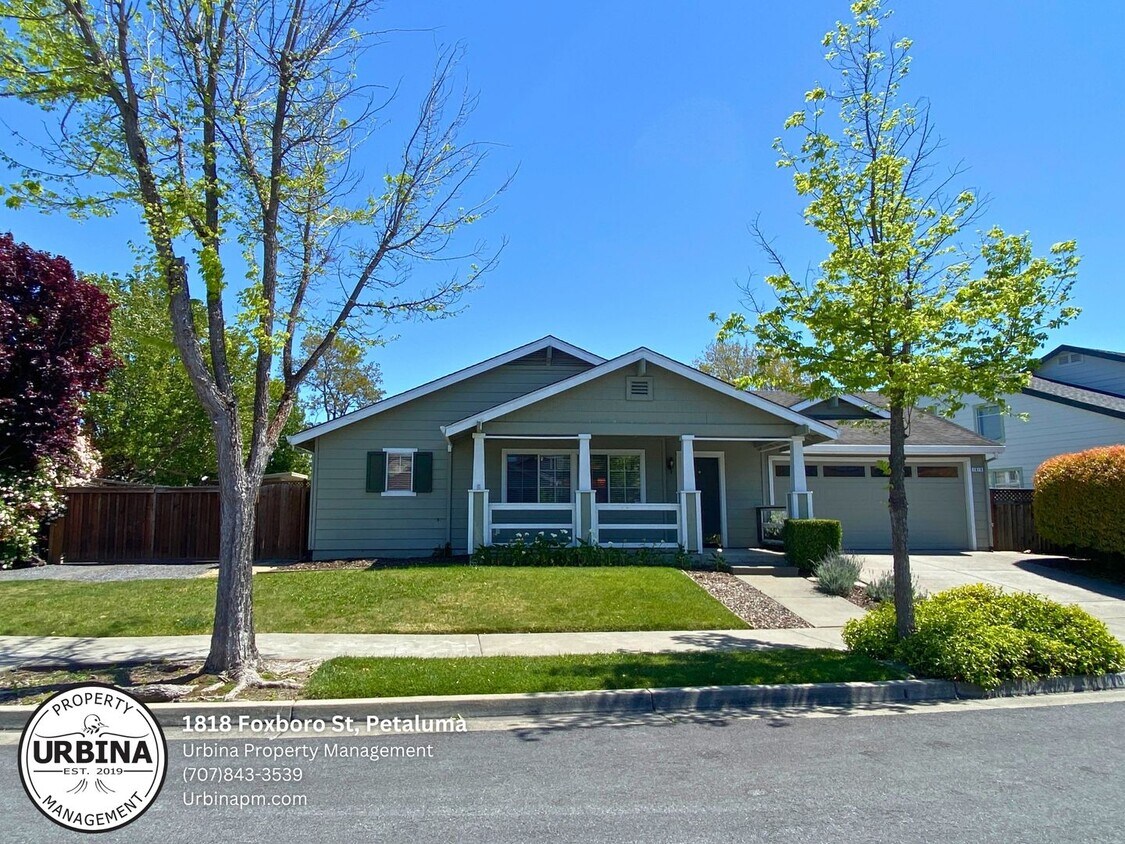 Foto principal - Darling Petaluma East Side Home with RV Pa...
