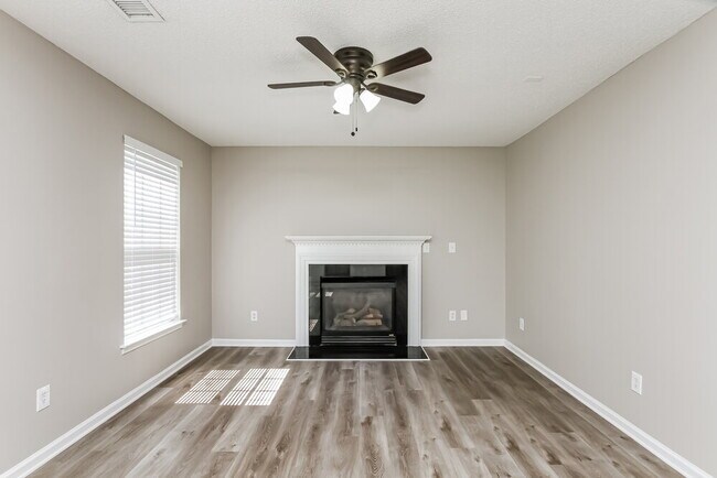 Foto del edificio - 8534 Appledale Dr