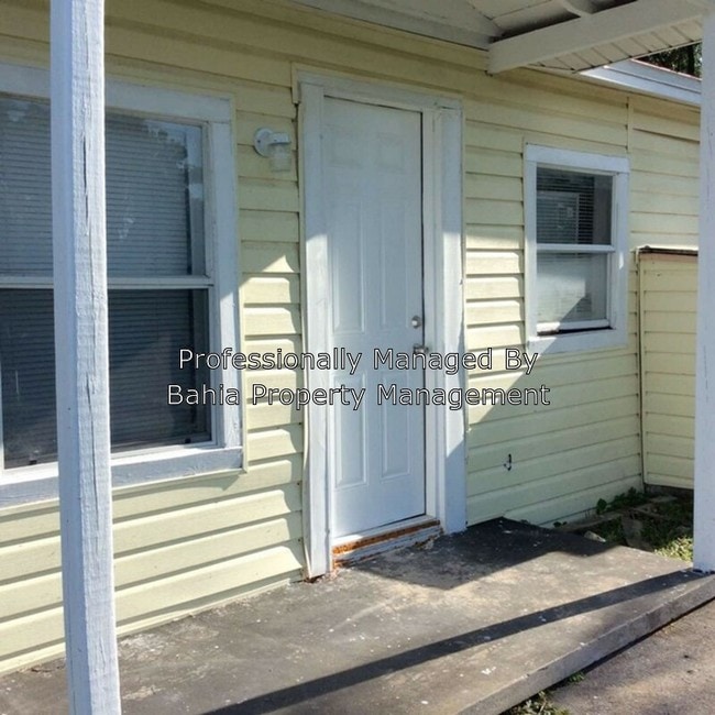 Building Photo - 8917 Rocky Creek Dr