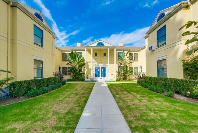 Foto del edificio - 4101-4115 Leimert Blvd