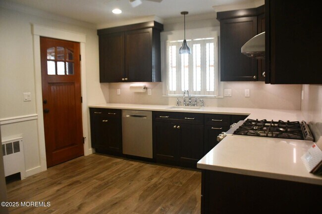 Foto del edificio - 303 Deerfoot Ln