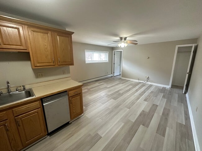 Building Photo - 49 Tappan St