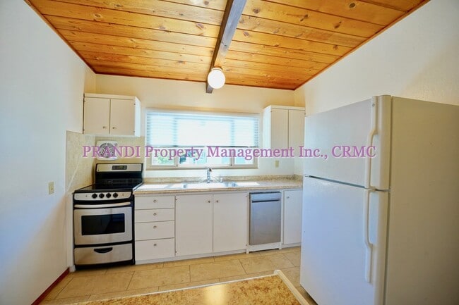 Building Photo - Gerstle Park Apartment with A/C in Great C...