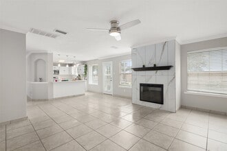 Building Photo - 602 Oak Briar Dr