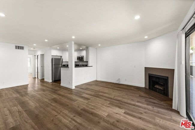 Building Photo - 6212 Fulton Ave