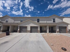 Building Photo - 615 Canyon Vista Way