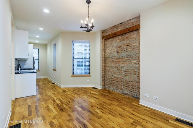 Building Photo - 124 E 57th St