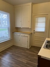 Building Photo - 5 Circle St