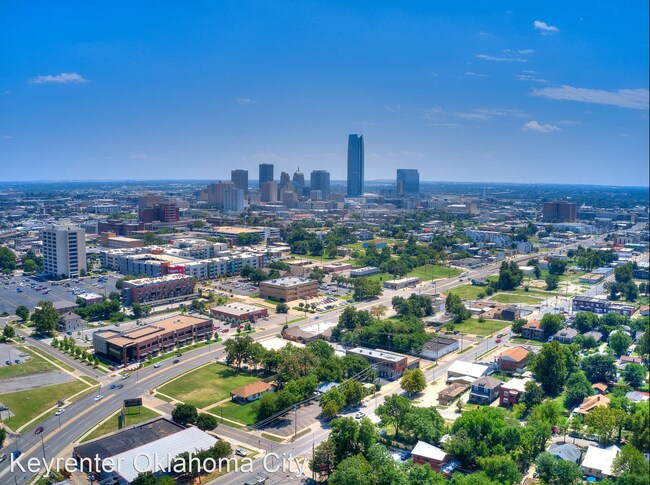 Foto del edificio - 4 br, 4 bath House - 1122 NW 13th St
