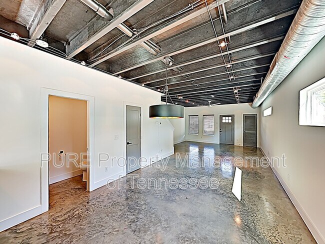 Building Photo - 1905 15th Ave N