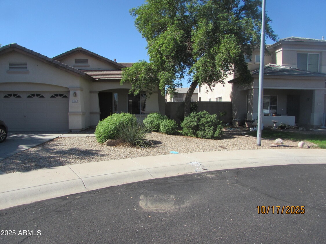 Foto principal - 102 N 118th Ave