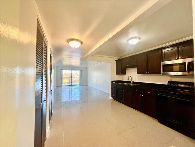 Foto del edificio - 3120 N Pine Island Rd