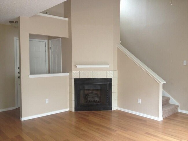 Building Photo - 512 Eberhart Ln