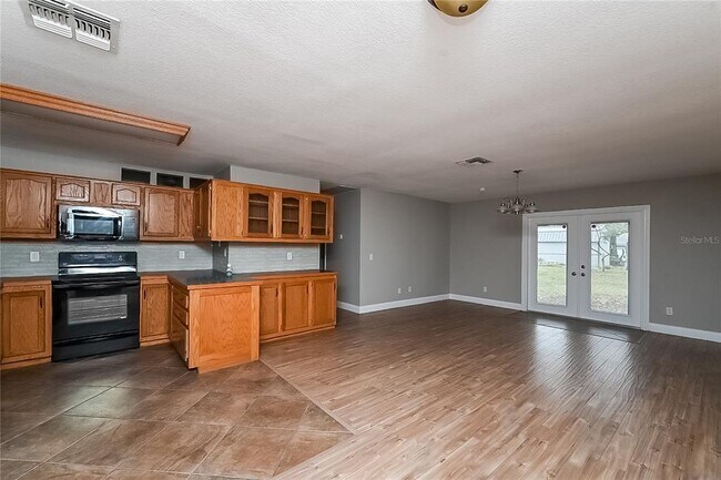 Foto del edificio - 6416 Chippendale Rd