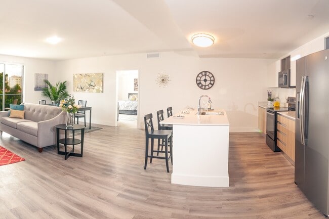 Building Photo - 26 Santillane Ave