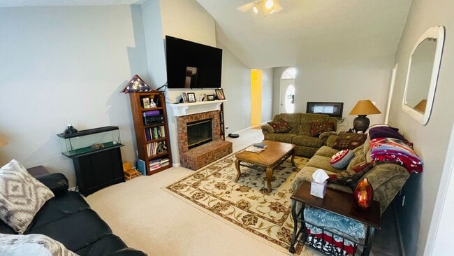Photo - 292 Chinaberry Ct House
