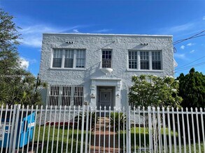 Building Photo - 3364 SW 2nd St