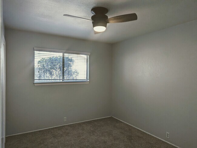 Bedroom 1 - 446 N Vista St