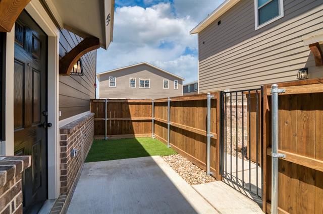 Building Photo - 655 Harvest Moon Dr