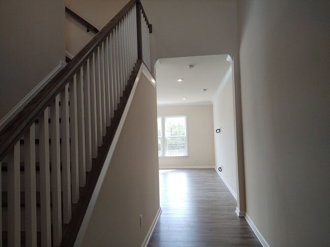 Foto del edificio - Enchanting Townhome located in the Pringle...