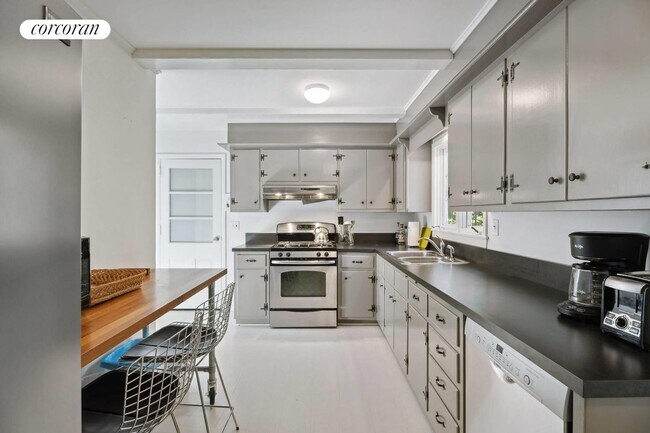 Foto del edificio - 126 Bay St