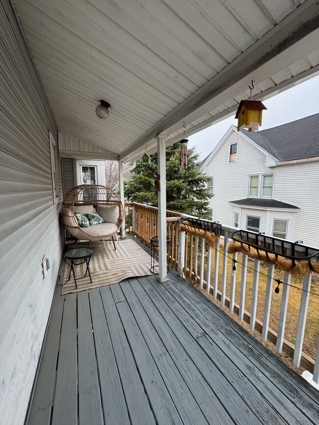 outside deck - 121 Chestnut St