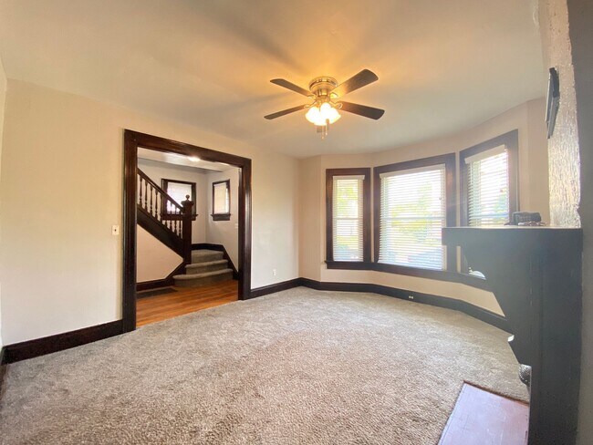 Building Photo - Pioneer Home **MOVE IN SPECIAL 50% OFF 1 M...