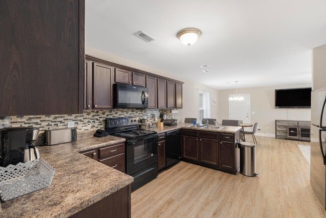 Building Photo - 2927 Watauga Rd