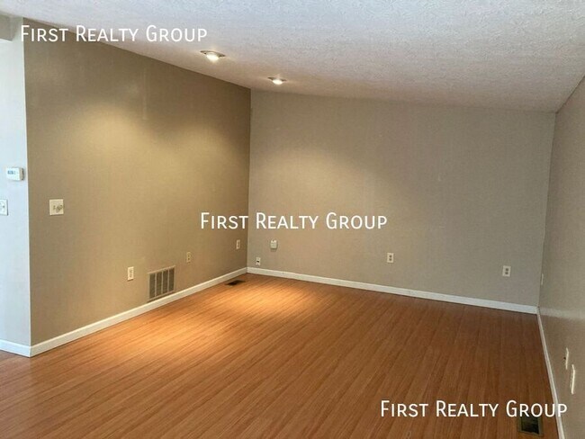 Building Photo - 1 Bedroom, 1 Bath Single Family Home for R...