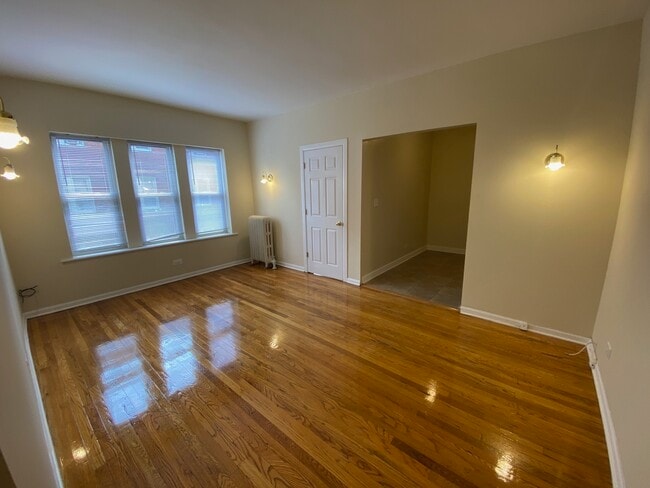 Building Photo - 1349 W Touhy Ave