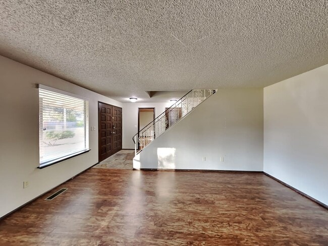 Building Photo - 7905 Onyx Dr SW