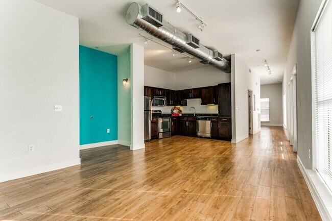 Building Photo - 1 Bedroom/1 Bath Condo Steele House Lofts