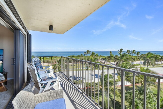 Building Photo - 801 S Ocean Dr