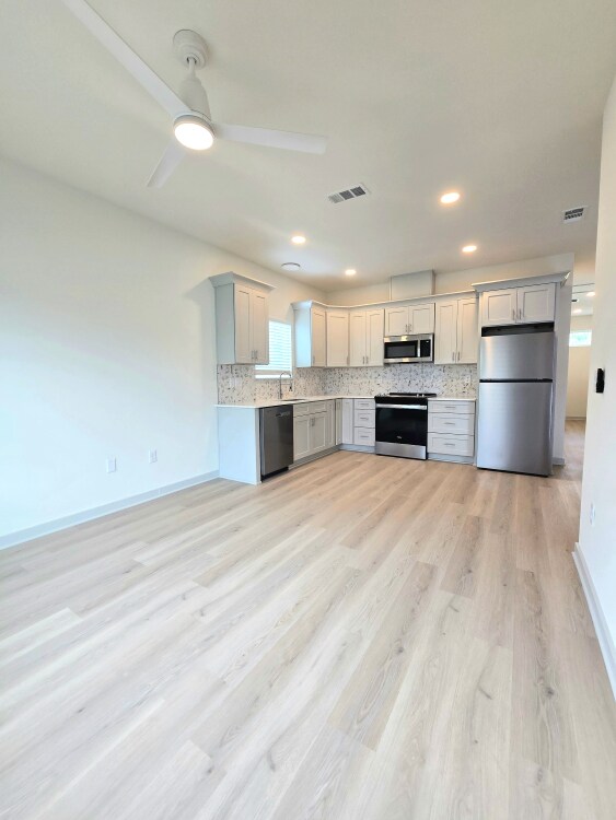 Foto del edificio - 606 E Brainerd St
