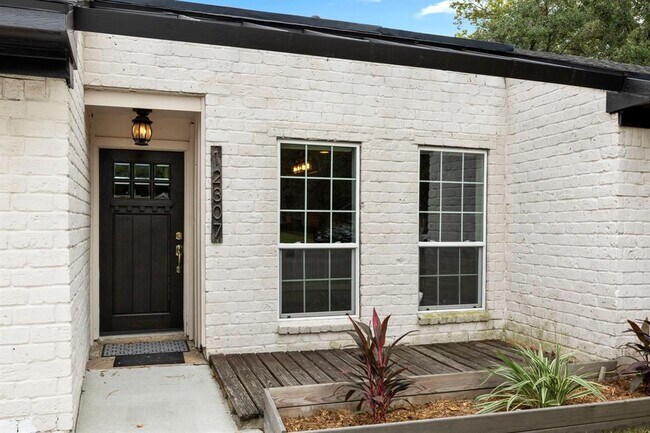 Building Photo - 12307 Nova Ct