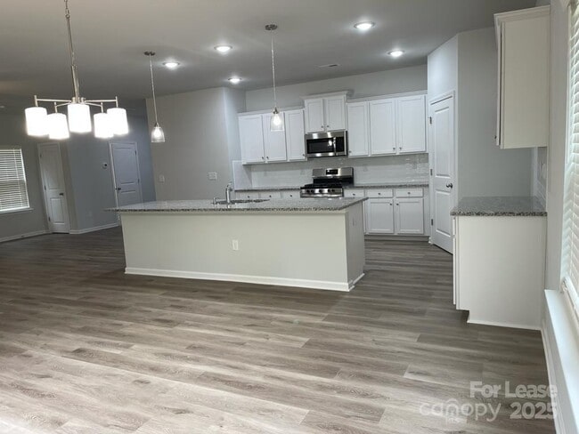 Building Photo - 4513 Cecilia Ln